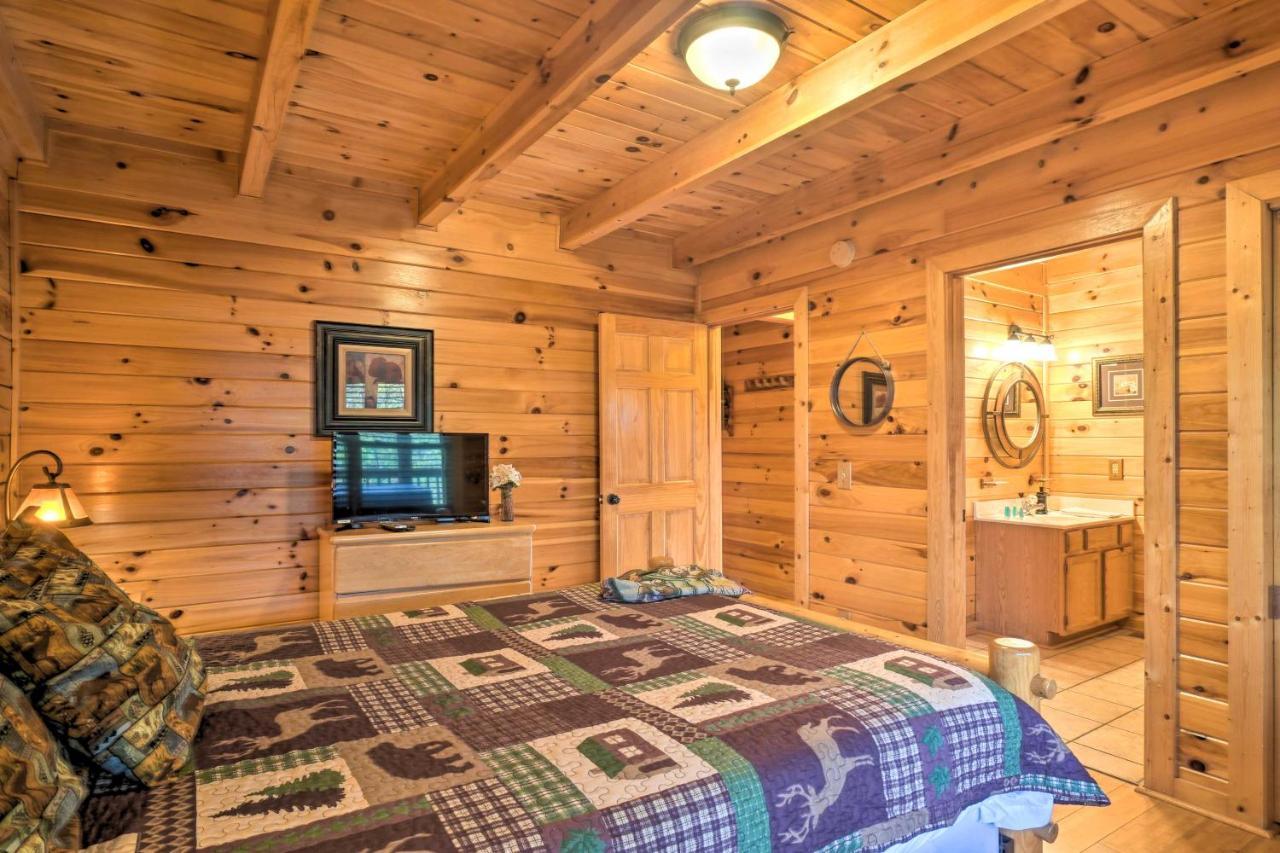 Inviting Sevierville Cabin With Deck And Hot Tub! Exterior foto